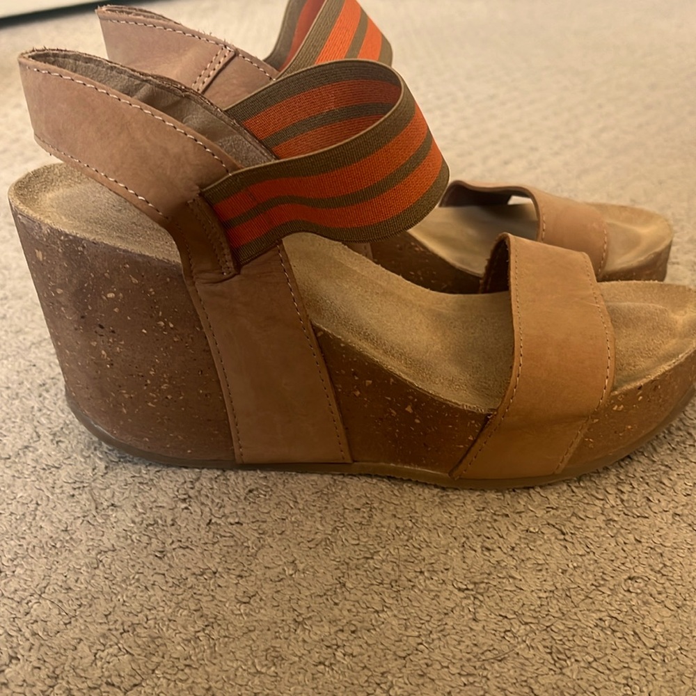 Bo’s. & Co. Sandles Size 9 Orange and Tan with Heel
